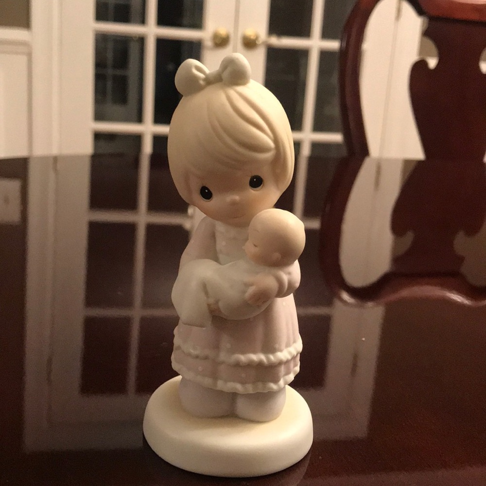 Precious Moments A Special Delivery